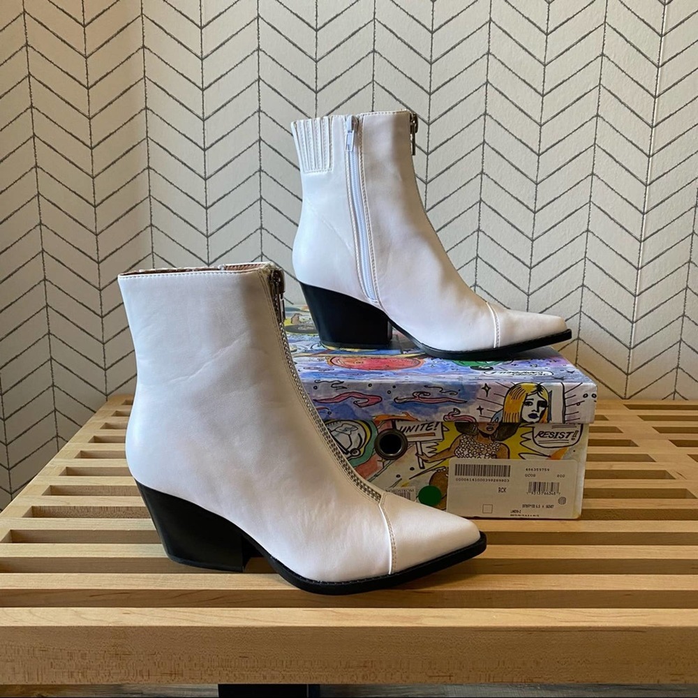 JEFFREY CAMPBELL Landyn zip front boot booties white 6.5 brand new - Picture 5 of 8